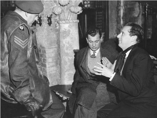 Carol Reed (right) with Bernard Lee and Joseph Cotten on the set of The Third Man
