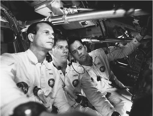Kevin Bacon (center), with Bill Paxton (left) and Tom Hanks in Apollo 13